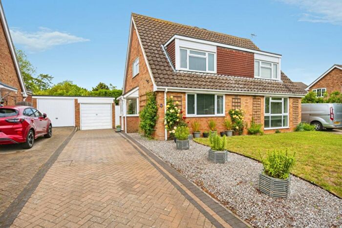 3 Bedroom Semi-Detached House For Sale In Manor Farm Way, Bedford, Bedfordshire, MK44