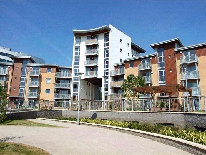 2 Bedroom Apartment For Sale In Kelvin Gate, Bracknell, Berkshire, RG12