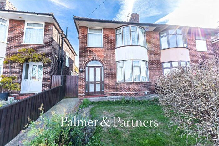 3 Bedroom Semi-Detached House For Sale In Dereham Avenue, Ipswich, Suffolk, IP3