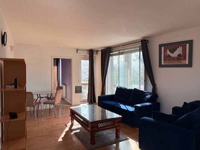 3 Bedroom Flat To Rent In Kenton Road, Harrow, Middlesex, HA1