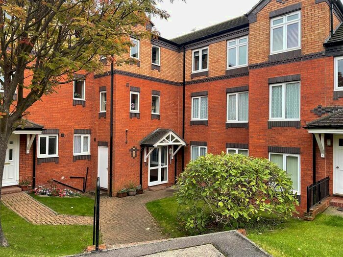 2 Bedroom Flat For Sale In Ackworth Street, Scarborough, YO12