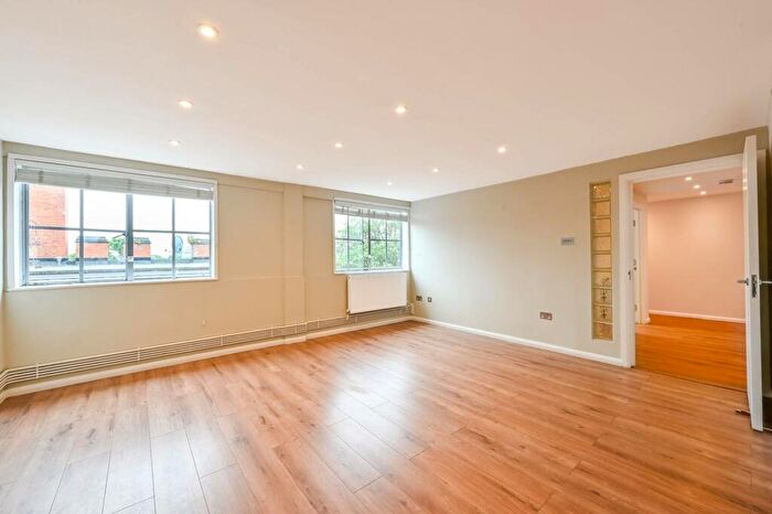 2 Bedroom Flat To Rent In Dove Road, East Canonbury, London, N1
