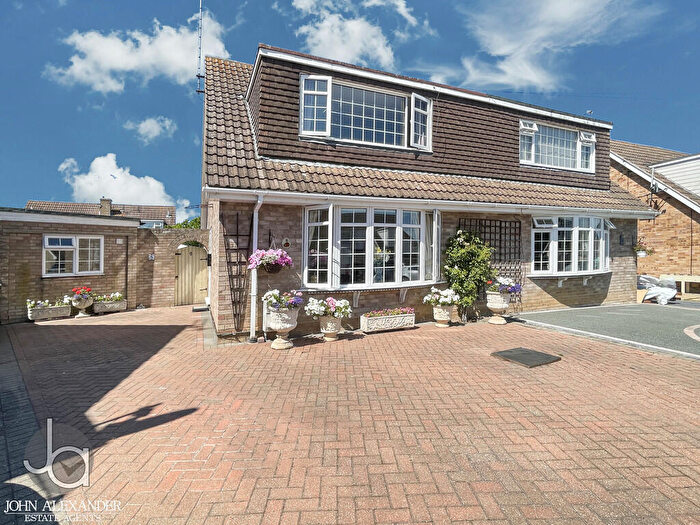 4 Bedroom Semi-Detached House For Sale In Birchwood Close, Tiptree, Colchester, CO5