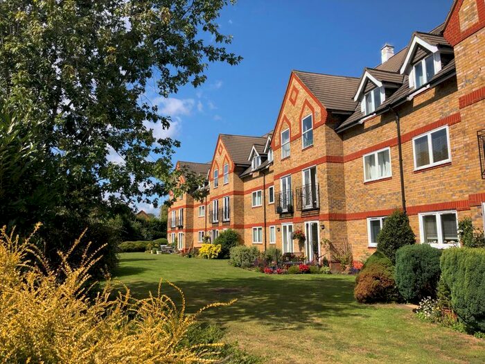 2 Bedroom Apartment To Rent In Lower Kings Road, Berkhamsted, HP4