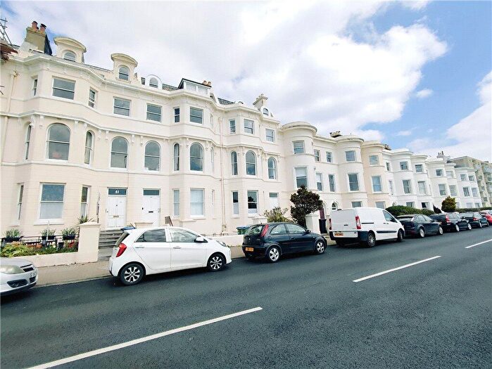 1 Bedroom Apartment For Sale In South Terrace, Littlehampton, West Sussex, BN17
