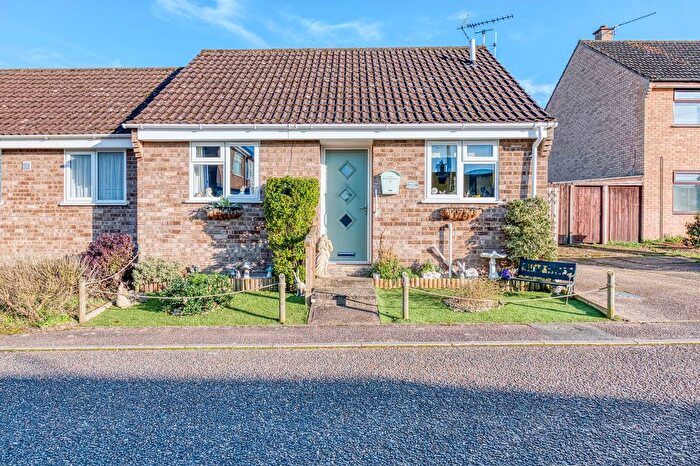 1 Bedroom Semi Detached Bungalow For Sale In Willow Close, Brandon, IP27
