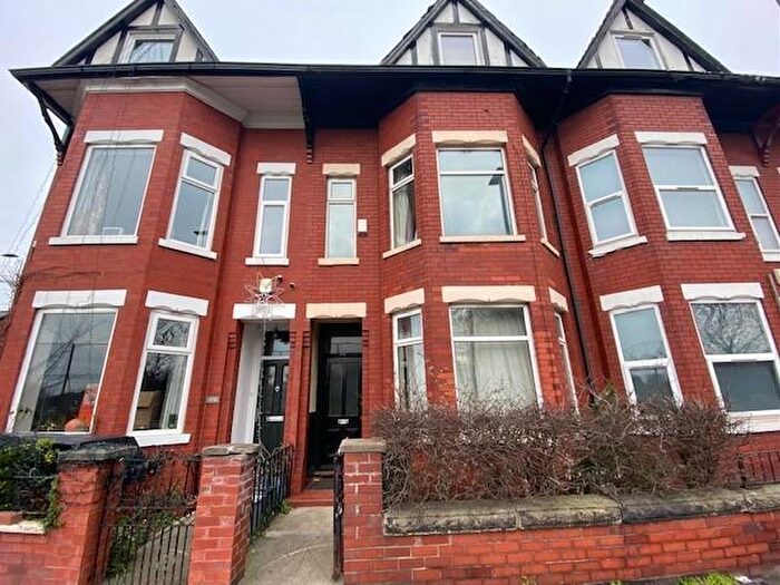 5 Bedroom Private Halls To Rent In Platt Lane, () Fallowfield, Manchester, M14