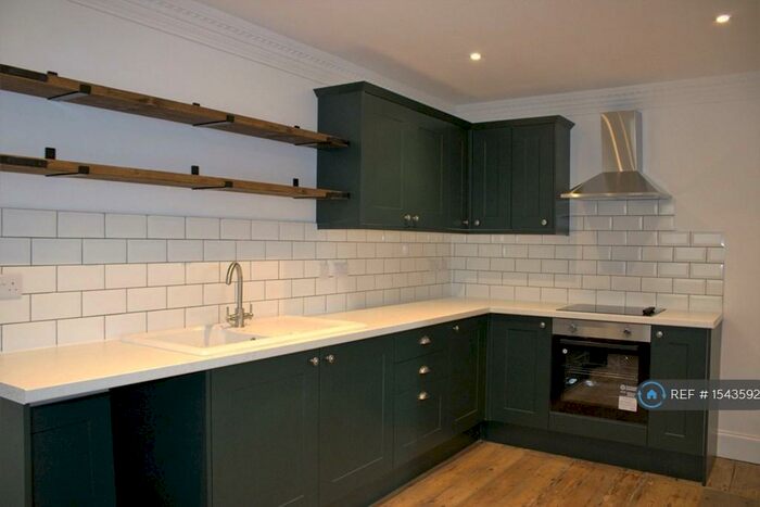 3 Bedroom Flat To Rent In Forest Road West, Nottingham, NG7