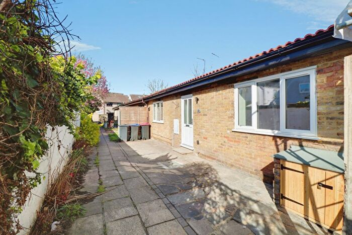 1 Bedroom Bungalow To Rent In Milton Close, Southend-On-Sea, SS2