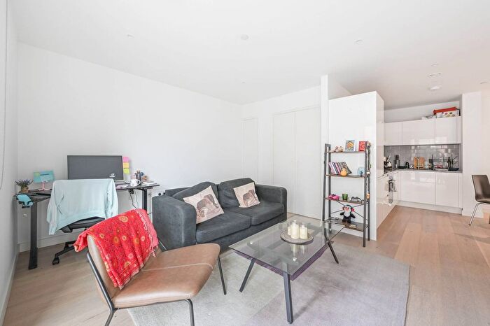 1 Bedroom Flat For Sale In Pendant Court, Silvertown, London, E16