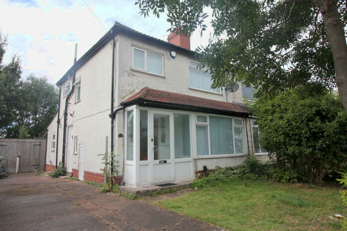 3 Bedroom Semi-Detached House To Rent In Talbot Gardens, Leeds, West Yorkshire, LS8