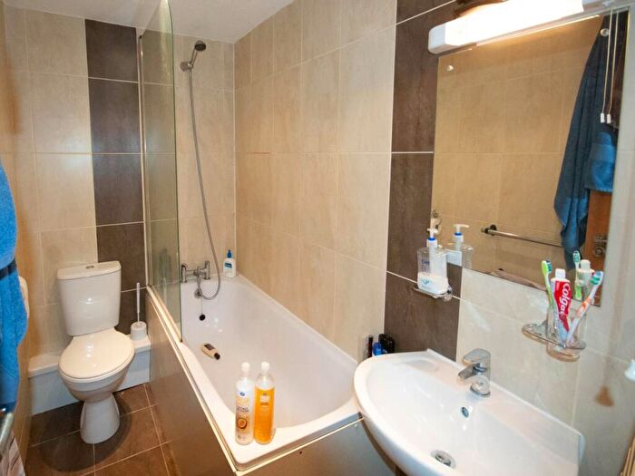 2 Bedroom Flat To Rent In Vulcan Court, Wyeverne Road, Cathays, Cardiff, CF24