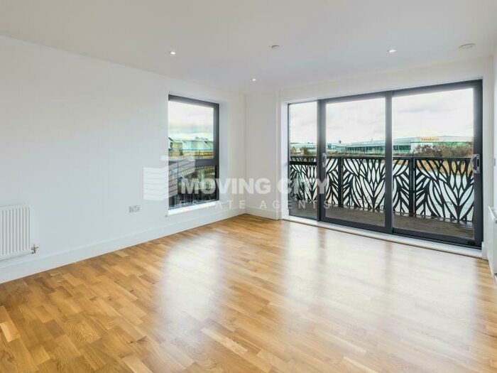 2 Bedroom Apartment To Rent In City View Point, Leven Road, Poplar, E14