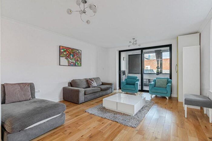 2 Bedroom Apartment For Sale In Camberwell New Road, London, SE5