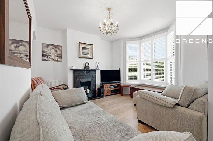 2 Bedroom End Terrace House For Sale In Cavendish Road, Highams Park, London, E4