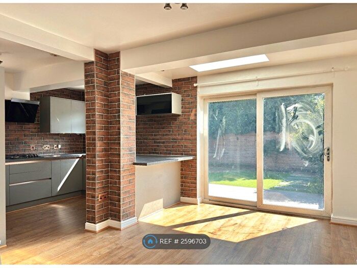3 Bedroom Semi-Detached House To Rent In Laneside Road, Manchester, M20