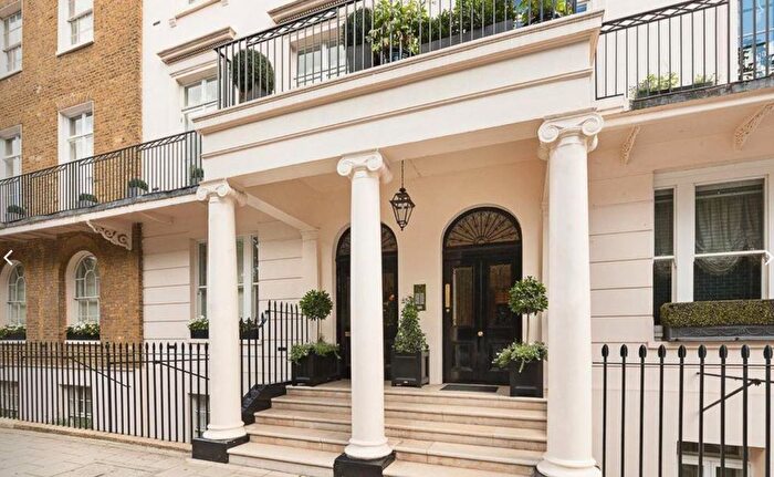 4 Bedroom Flat To Rent In Eaton Square, Belgravia, SW1W