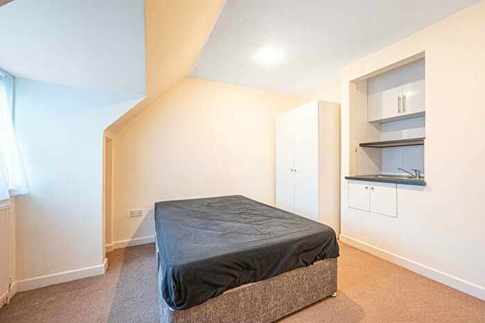 Studio To Rent In The Market Place, Hampstead Garden Suburb, NW11