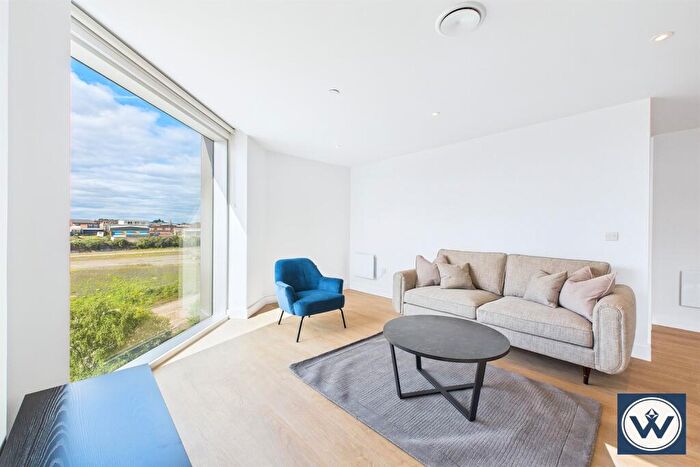 2 Bedroom Apartment To Rent In Park View, Dantzic Street, M4