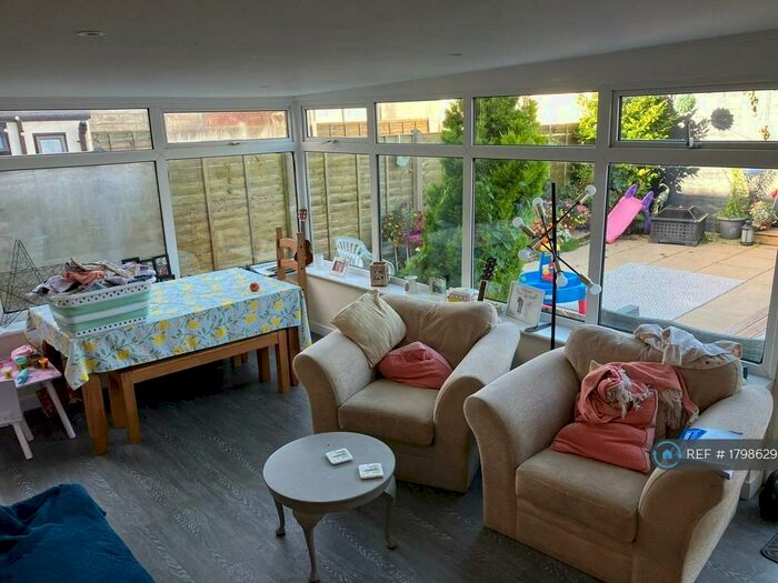 3 Bedroom Terraced House To Rent In Conway Avenue, Blackpool, FY3