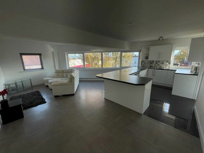 1 Bedroom Penthouse To Rent In Main Road, Hockley, SS5