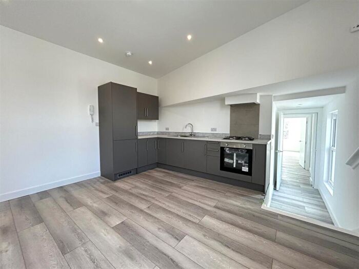 2 Bedroom Apartment To Rent In Park Road, Sandy, SG19