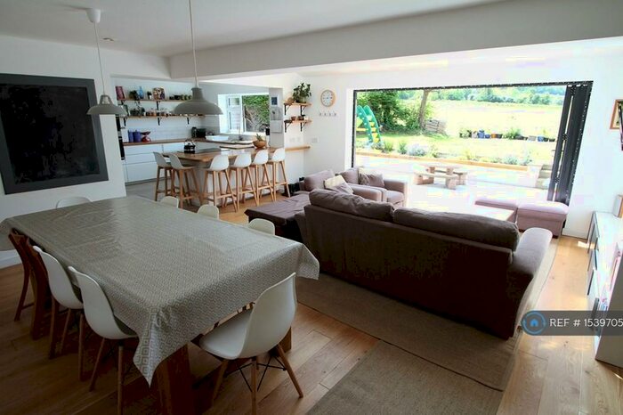 5 Bedroom Semi-Detached House To Rent In Hilldale Road, Backwell, BS48