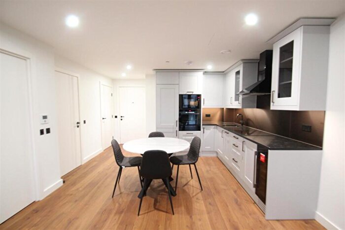 1 Bedroom Flat For Sale In Emery Wharf, Emery Way, Wapping, London, E1W