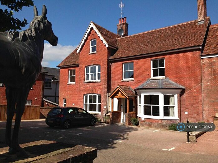 2 Bedroom Flat To Rent In The Horsefair, Romsey, SO51