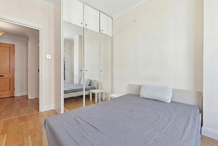 1 Bedroom Flat For Sale In Chicheley Street, County Hall, SE1 - Photo 3