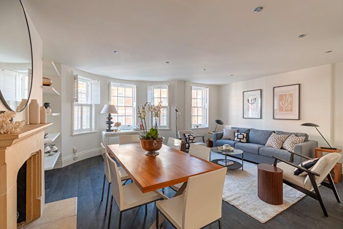 1 Bedroom Flat To Rent In Draycott Place, Chelsea, SW3