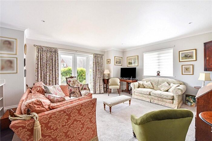 2 Bedroom Apartment To Rent In Farnham Road, Liss, Hampshire, GU33