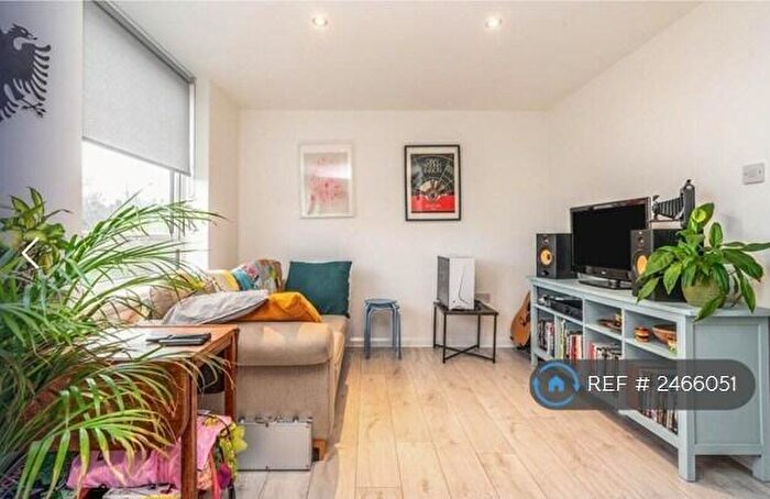 1 Bedroom Flat To Rent In New Road Avenue, Chatham, ME4