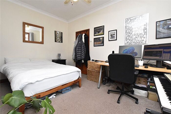 1 Bedroom Terraced House For Sale In Autumn Avenue, Leeds, West Yorkshire, LS6