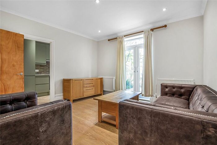 1 Bedroom Flat To Rent In Lambert Road, London, SW2