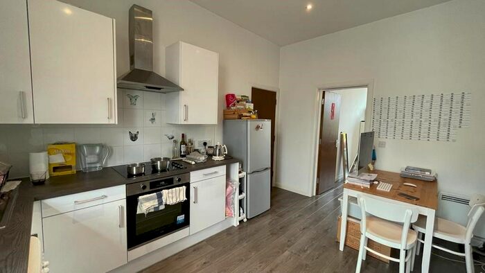 2 Bedroom Flat To Rent In South Ealing Road, London, W5