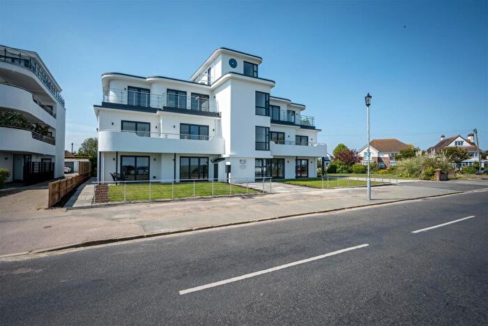 2 Bedroom Apartment For Sale In The Esplanade, Frinton-On-Sea, CO13