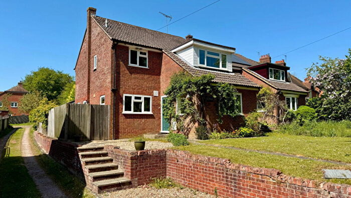 3 Bedroom Detached House For Sale In Churn Road, Compton, Newbury, RG20