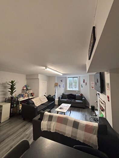 6 Bedroom House To Rent In Cardigan Lane, Leeds, LS6