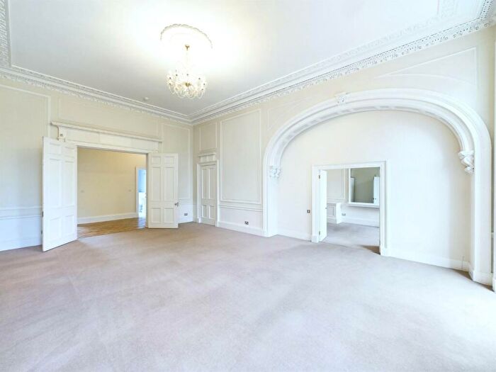 2 Bedroom Flat To Rent In Royal Circus, New Town, Edinburgh, EH3