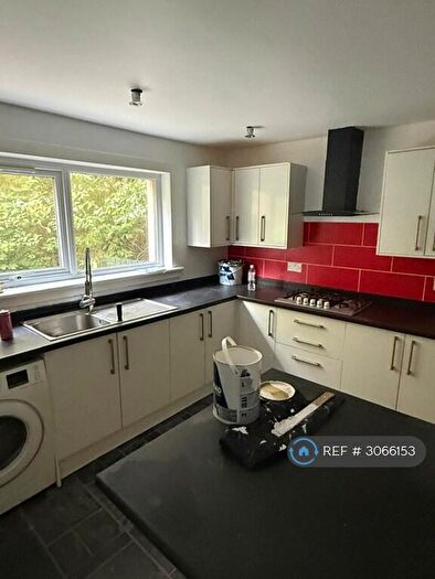 4 Bedroom End Of Terrace House To Rent In Troon Avenue, Glasgow, G75
