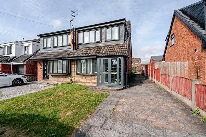 3 Bedroom Semi-detached House For Sale In Stanley Dr, Leigh, WN7