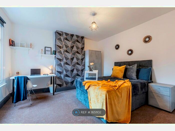 6 Bedroom Terraced House To Rent In Winchester Avenue, Leicester, LE3