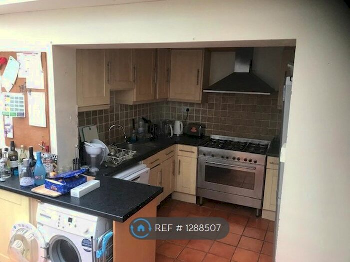 4 Bedroom Semi-Detached House To Rent In Manor Road, Guildford, GU2