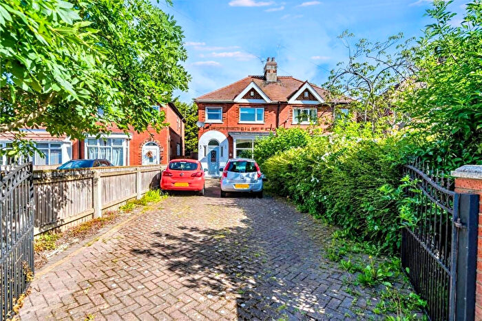3 Bedroom Semi-Detached House For Sale In Laceby Road, Grimsby, Lincolnshire, DN34