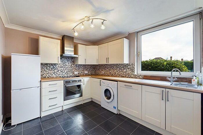 2 Bedroom Flat To Rent In Bassett Avenue, Southampton, SO16