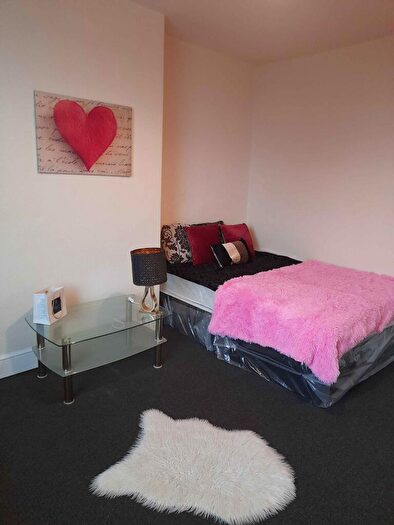 Studio To Rent In Cedar Terrace, Leeds, LS12