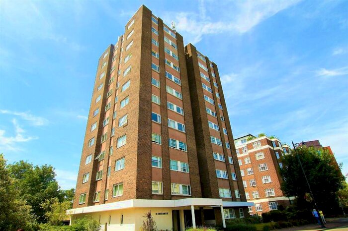 2 Bedroom Flat To Rent In St Clements Court East, Broadway West, Leigh-On-Sea, SS9