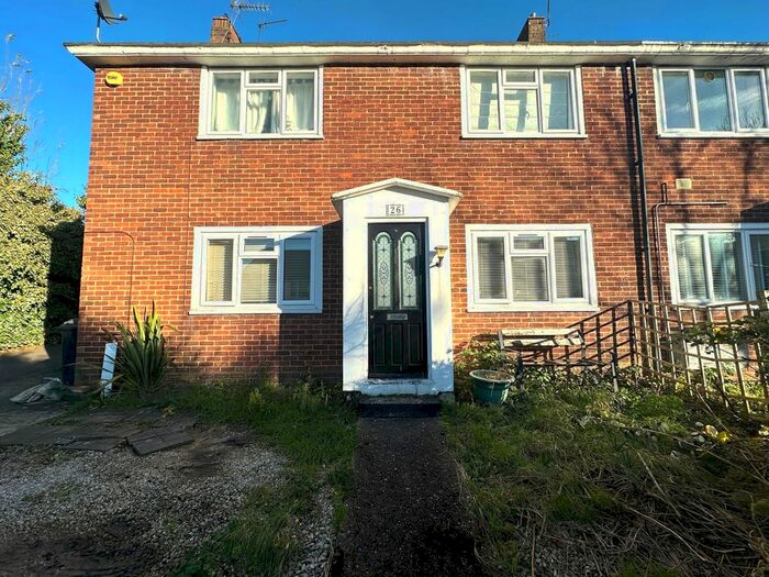 2 Bedroom Maisonette To Rent In The Highlands, Potters Bar, EN6
