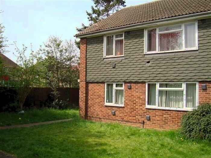 2 Bedroom Flat To Rent In Sutton Hall Road, Heston, Hounslow, TW5